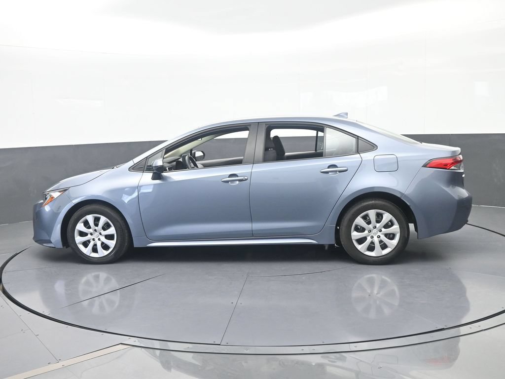 Used 2024 Toyota Corolla LE FWD image 3
