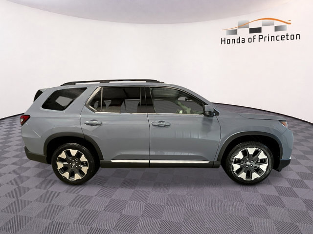 New 2026 Honda Pilot Touring image 2