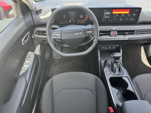New 2026 Kia K4 FWD image 18