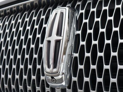 Used 2021 Lincoln Navigator Reserve image 13