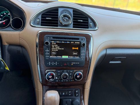 Used 2017 Buick Enclave Leather image 11