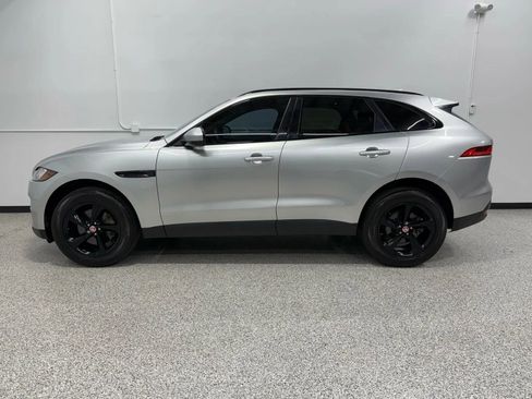 Used 2019 Jaguar F-PACE Premium image 3