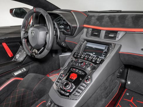 Used 2021 Lamborghini Aventador SVJ AWD/4WD image 30