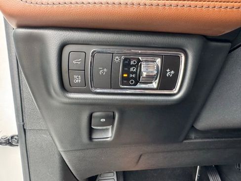 Used 2023 Lincoln Nautilus Reserve image 23