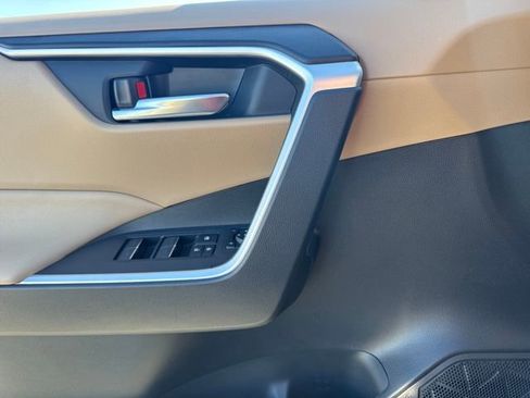 Used 2023 Toyota RAV4 XLE Premium image 21