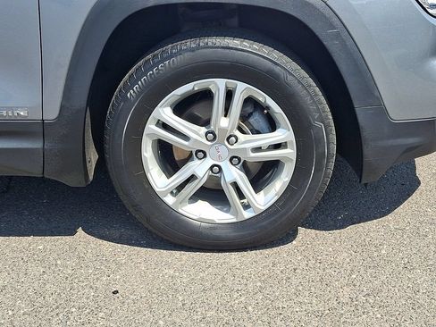 Used 2023 GMC Terrain SLE w/ Driver Convenience Package AWD/4WD image 8