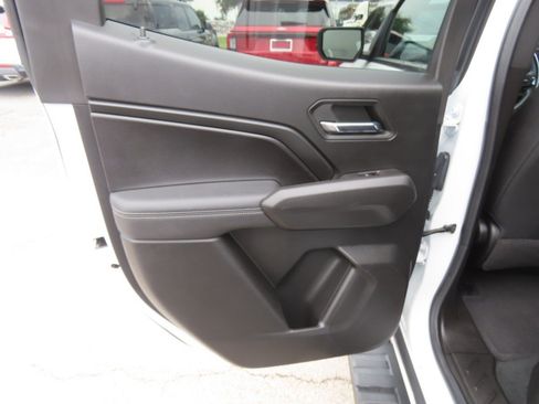 Used 2024 Chevrolet Colorado LT w/ LT Convenience Package RWD image 19