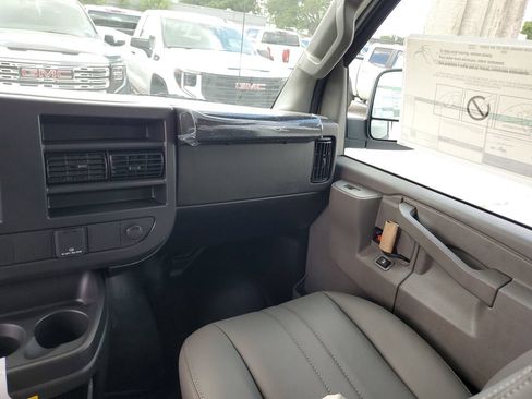 New 2026 GMC Savana 2500 Extended RWD image 15