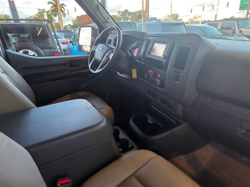 Used 2017 Nissan NV 3500 SL image 26