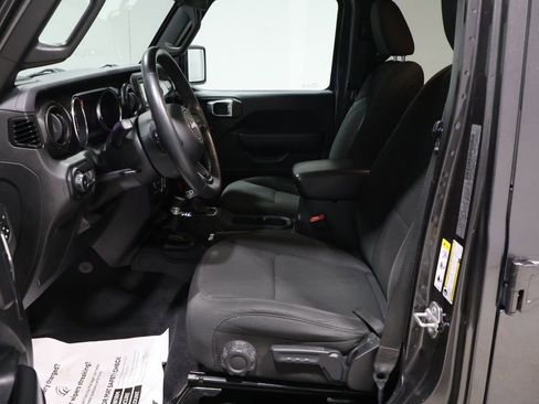 Used 2019 Jeep Wrangler Unlimited Sport image 11