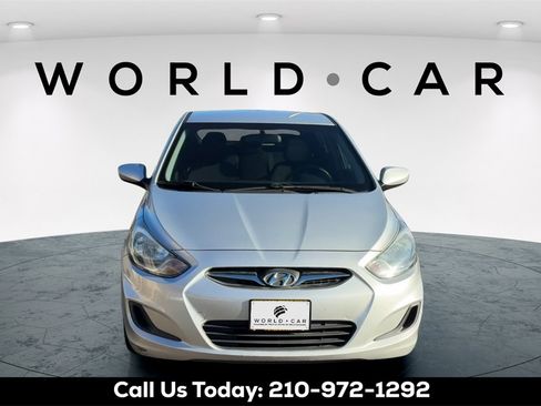 Used 2014 Hyundai Accent GS image 2