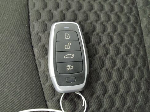 Used 2020 GMC Terrain SLE w/ LPO, Floor Liner Package FWD image 32