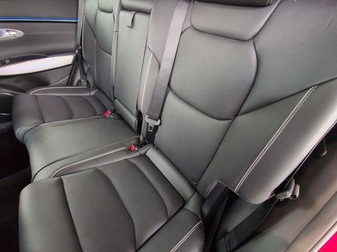 Used 2026 Genesis GV70 2.5T Advanced image 18