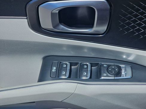 Used 2022 Kia Sorento S FWD image 13