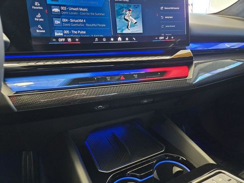 Used 2025 BMW M5 w/ Carbon Package image 20