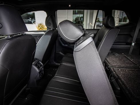 Certified 2023 Volkswagen Tiguan SE R-Line FWD image 26