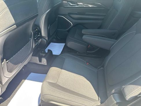 Used 2021 Jeep Grand Cherokee L Laredo w/ Luxury Tech Group I AWD/4WD image 29