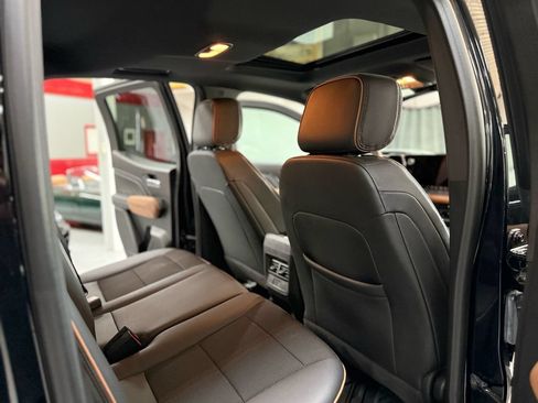 Used 2024 GMC Canyon AT4 w/ Technology Package AWD/4WD image 19