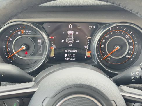 Used 2018 Jeep Wrangler Unlimited Sport S AWD/4WD image 31