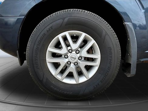 Used 2015 Nissan Frontier SV w/ SV Value Truck Package AWD/4WD image 30