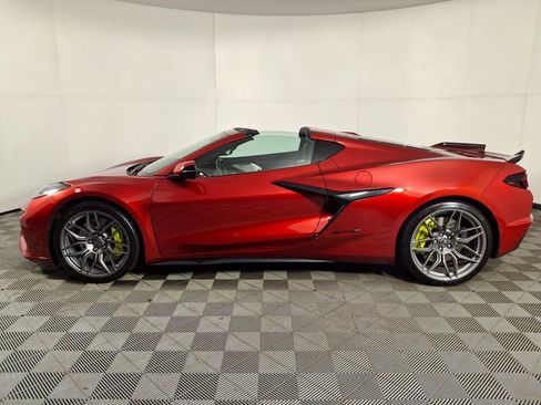 Used 2024 Chevrolet Corvette Z06 image 11