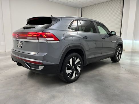 Used 2024 Volkswagen Atlas Cross Sport SE image 7
