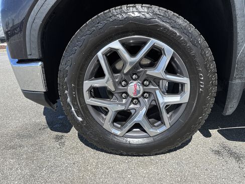 Used 2022 GMC Sierra 1500 SLT w/ SLT Premium Plus Package image 13