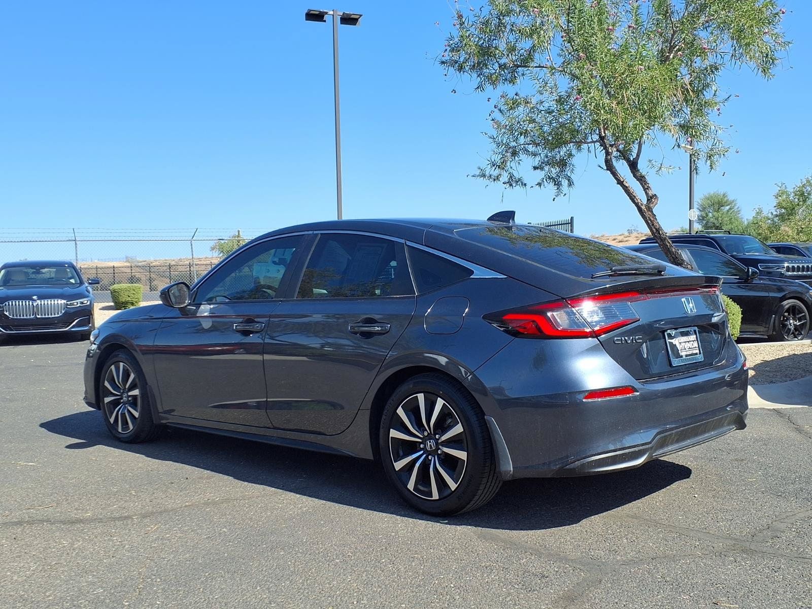 Used 2024 Honda Civic EX-L image 4