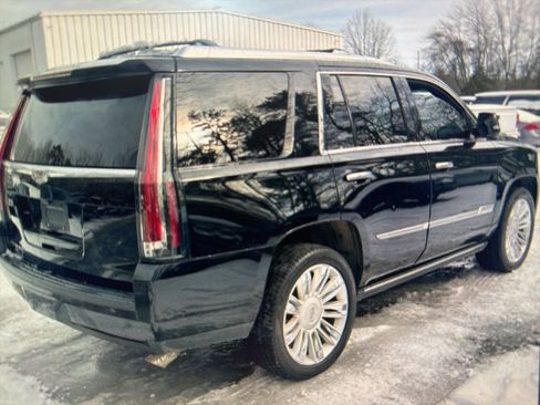 Used 2019 Cadillac Escalade Platinum image 5