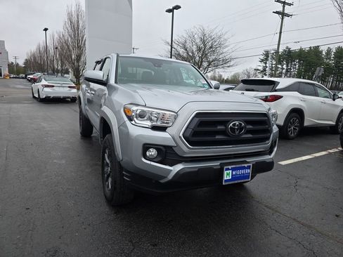 Certified 2023 Toyota Tacoma SR5 AWD/4WD image 10