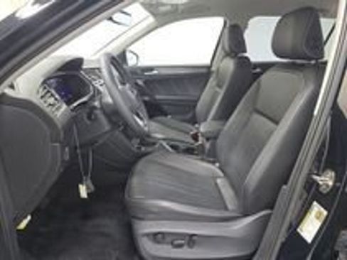 Used 2023 Volkswagen Tiguan SE FWD image 23