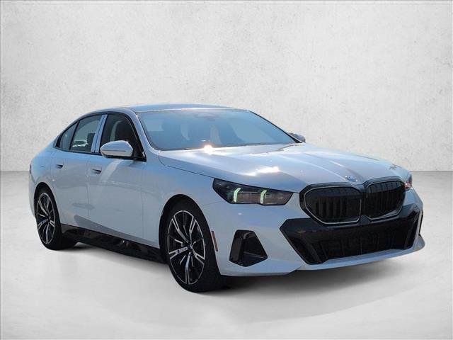 Used 2027 BMW 550e xDrive w/ Premium Package AWD/4WD image 7