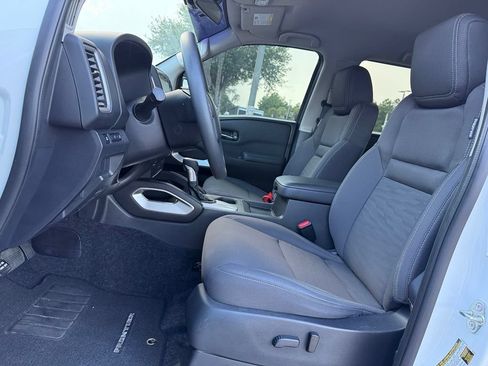 Used 2022 Nissan Frontier SV RWD image 11