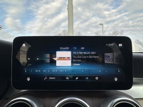 Used 2022 Mercedes-Benz GLC 300 4MATIC image 20