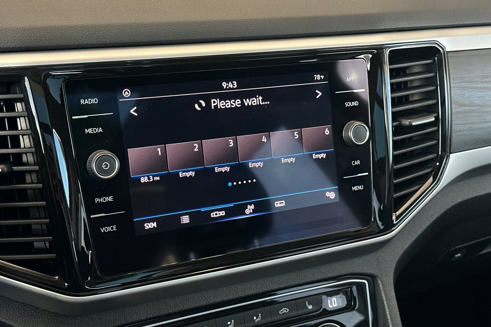 Used 2022 Volkswagen Atlas SE FWD image 19