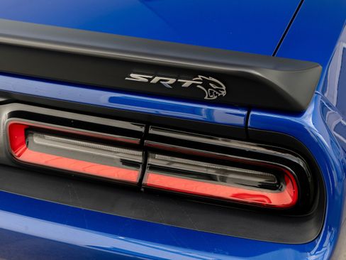 Used 2019 Dodge Challenger SRT Hellcat w/ Laguna Leather Package RWD image 8