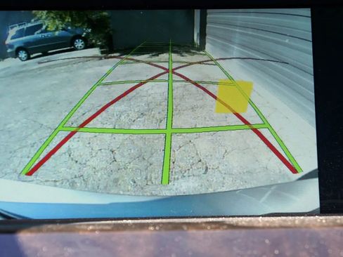 Used 2011 BMW 550i xDrive Sedan image 19