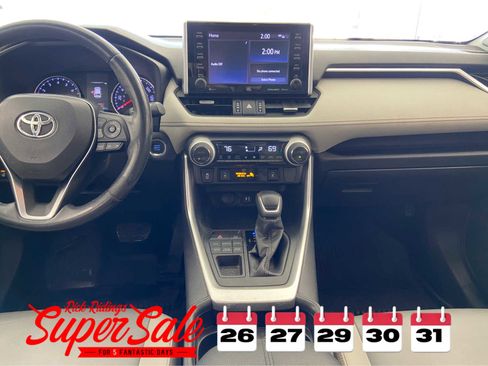 Used 2019 Toyota RAV4 XLE Premium image 18