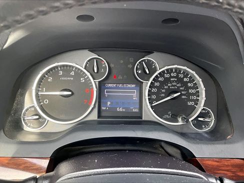 Used 2015 Toyota Tundra Limited w/ Limited Premium Package image 25