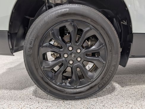 Used 2024 Ford Maverick Lariat w/ Black Appearance Package image 12