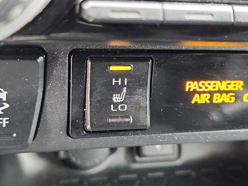 Used 2021 Toyota RAV4 XLE w/ XLE Grade Weather Package image 25