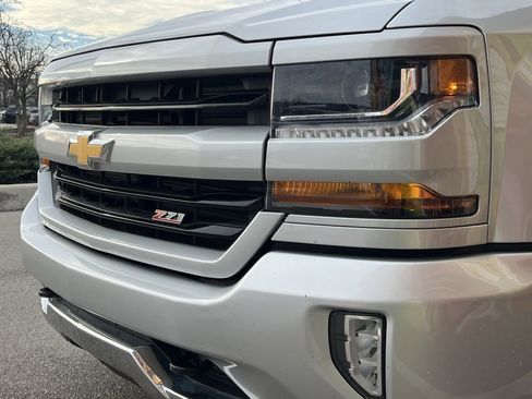 Used 2018 Chevrolet Silverado 1500 LT w/ All Star Edition image 41