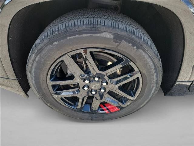 Used 2023 Chevrolet Traverse Premier w/ Redline Edition FWD image 9