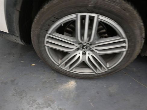 Used 2022 Mercedes-Benz GLS 450 4MATIC image 10