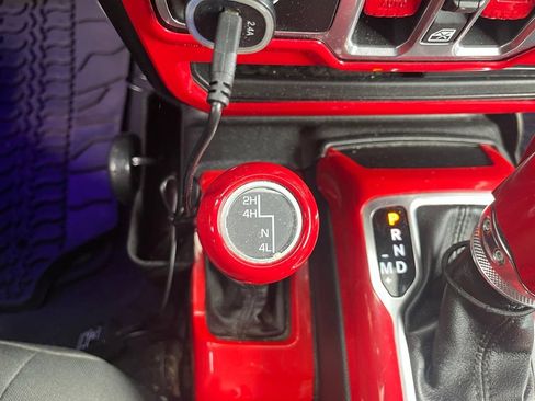 Used 2018 Jeep Wrangler Unlimited Sport S AWD/4WD image 16