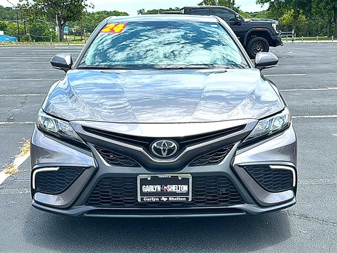Used 2024 Toyota Camry SE w/ Convenience Package FWD image 11