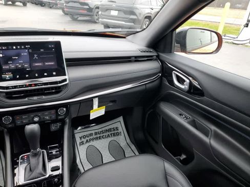 New 2026 Jeep Compass Limited image 16