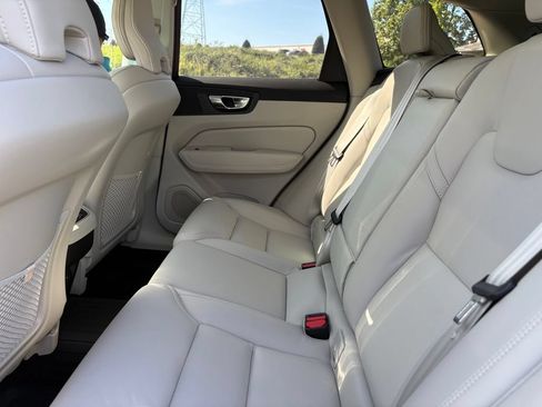 Used 2026 Volvo XC60 B5 Ultra w/ Protection Package Premier AWD/4WD image 11