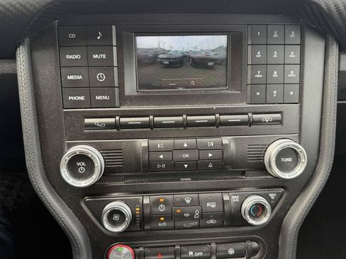 Used 2018 Ford Mustang Coupe RWD image 16