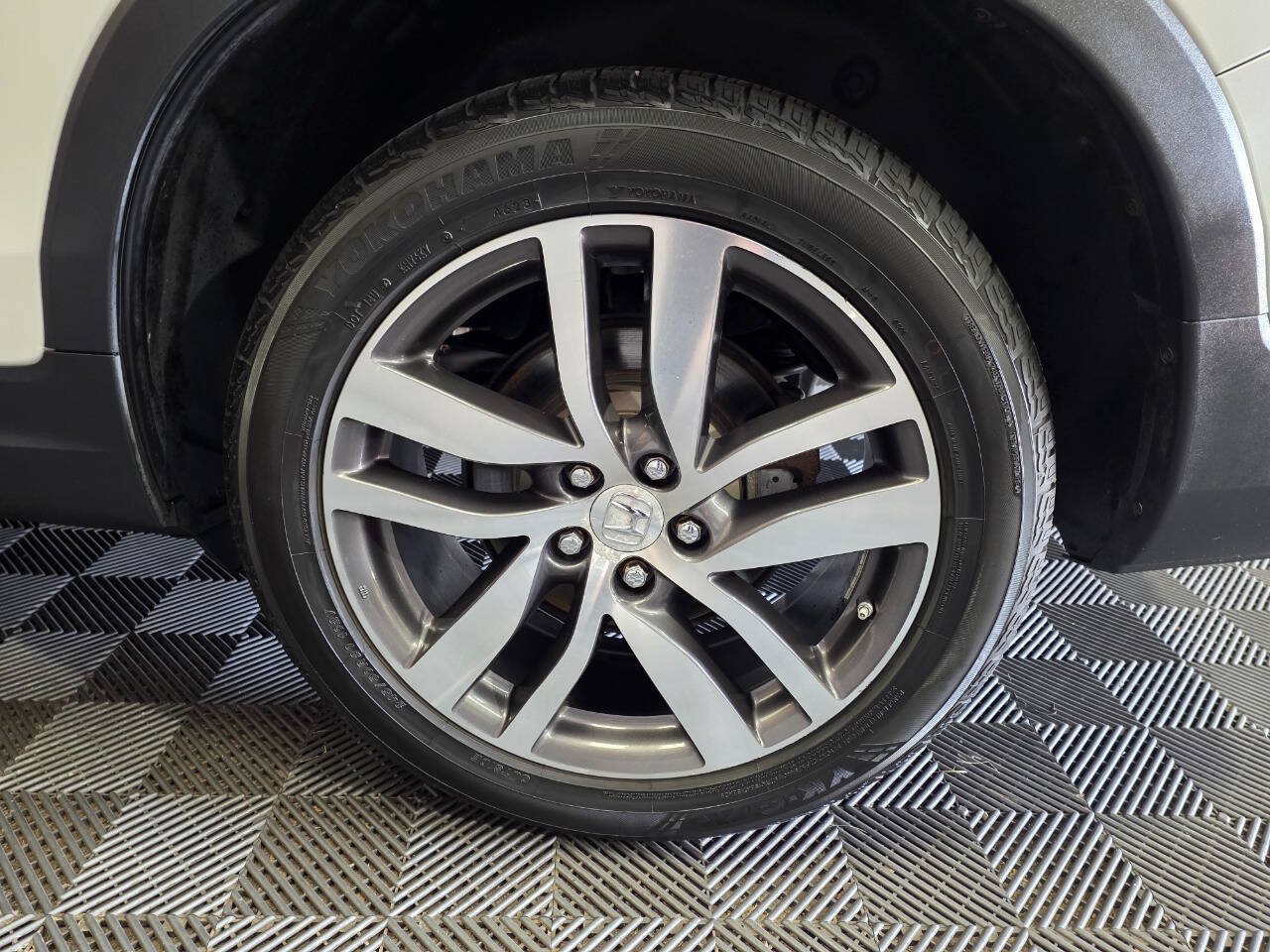 Used 2016 Honda Pilot Touring image 37